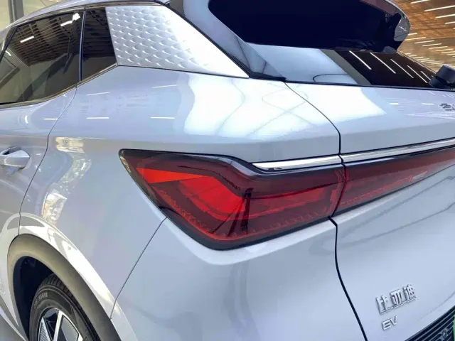 BYD Yuan PLUS — Фото автомобиля 17