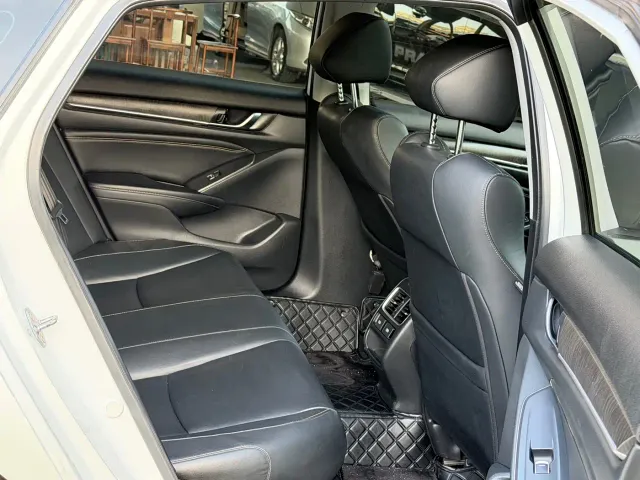 Honda Accord — Фото автомобиля 9