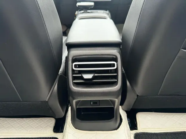 Changan Lamore — Фото автомобиля 15