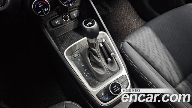 Hyundai Venue Venue 1.6 Premium — Фото автомобиля 9