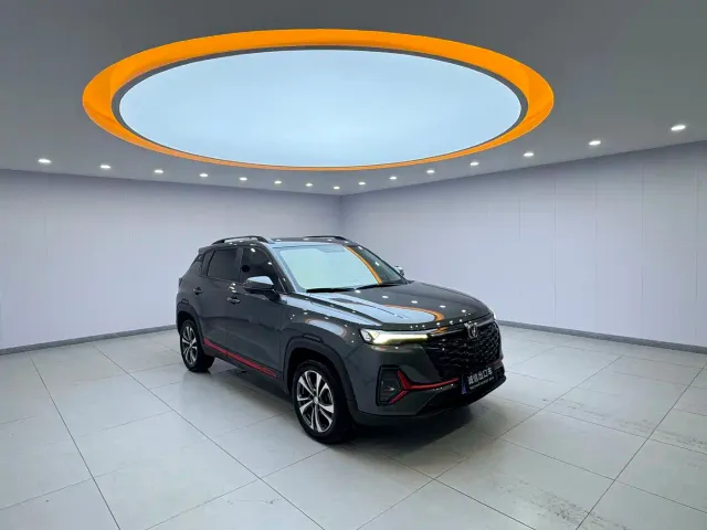 Changan CS35 Plus — Фото автомобиля 3
