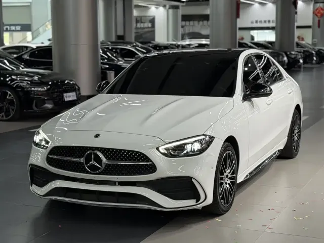 Фотография автомобиля — Mercedes-Benz C-Class