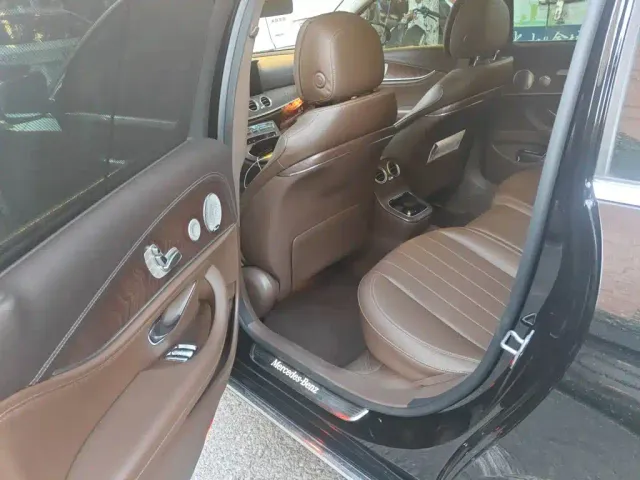 Mercedes-Benz E-Class — Фото автомобиля 13