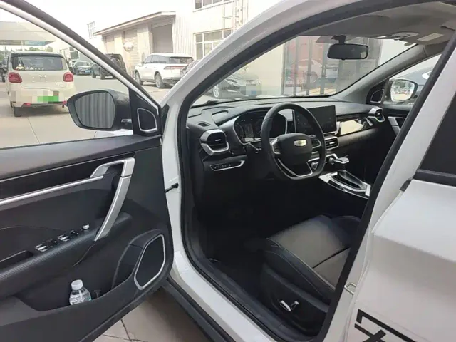 Geely Binyue — Фото автомобиля 11