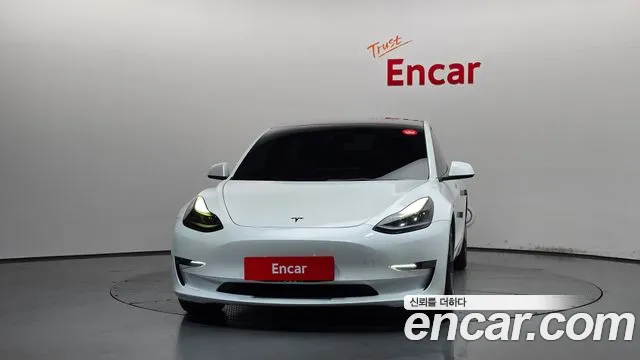 Tesla Model 3 — Фото автомобиля 3