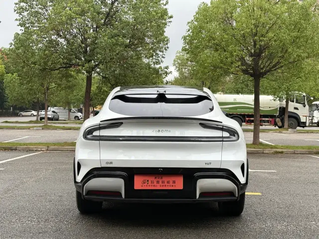 Xiaomi YU7 — Фото автомобиля 5