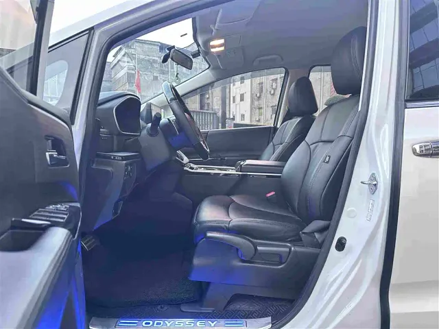 Honda Odyssey 2022 2.0L e:HEV Sharp·Enjoyment Edition — Фото автомобиля 4