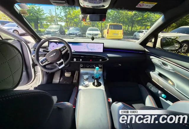 Genesis GV70 — Фото автомобиля 7