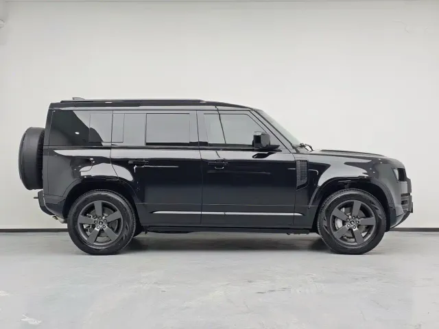Land Rover Defender — Фото автомобиля 7