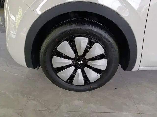Wuling Bingo — Фото автомобиля 22