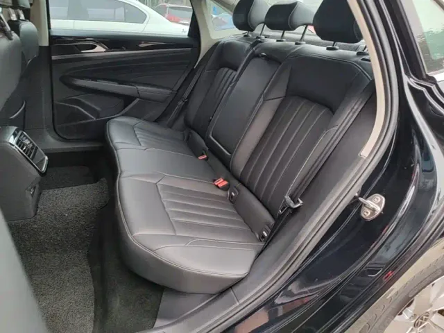 Volkswagen Passat — Фото автомобиля 16