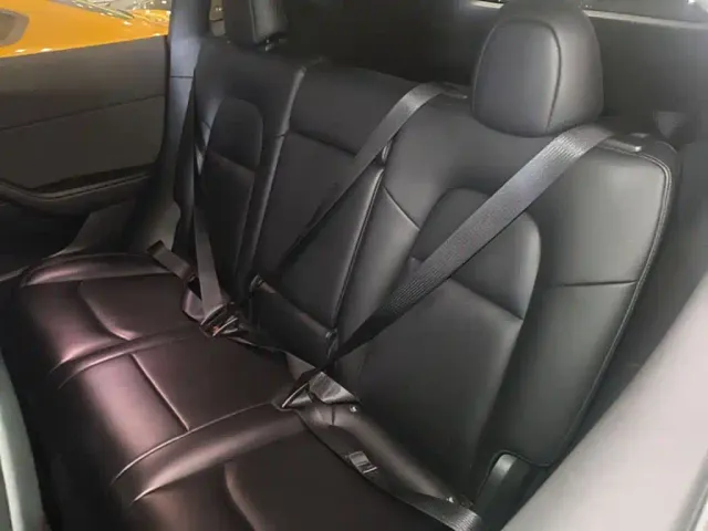 Tesla Model Y — Фото автомобиля 16