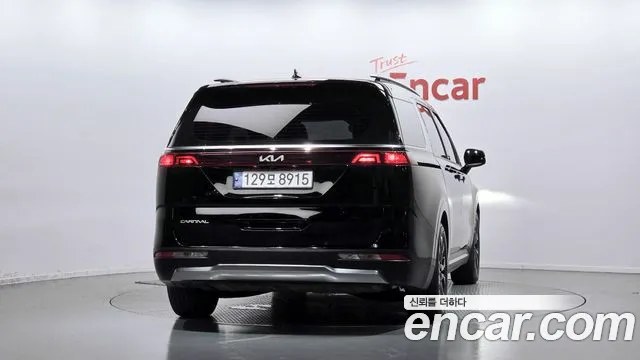 Kia Carnival Generation 4 — Фото автомобиля 4
