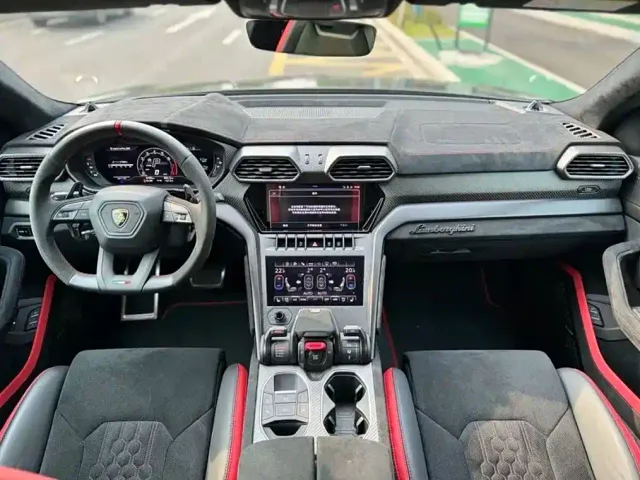 Lamborghini Urus — Фото автомобиля 8