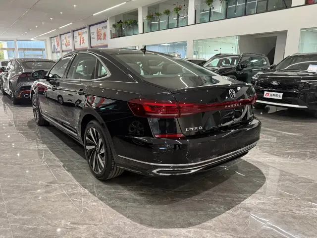 Volkswagen Passat — Фото автомобиля 8
