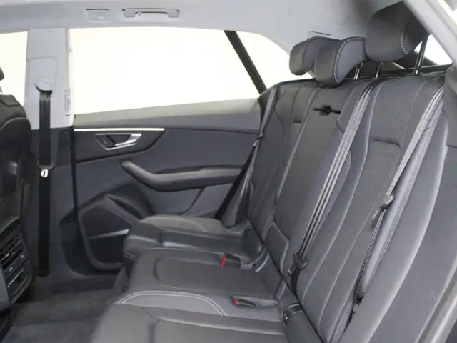 Audi Q8 — Фото автомобиля 9