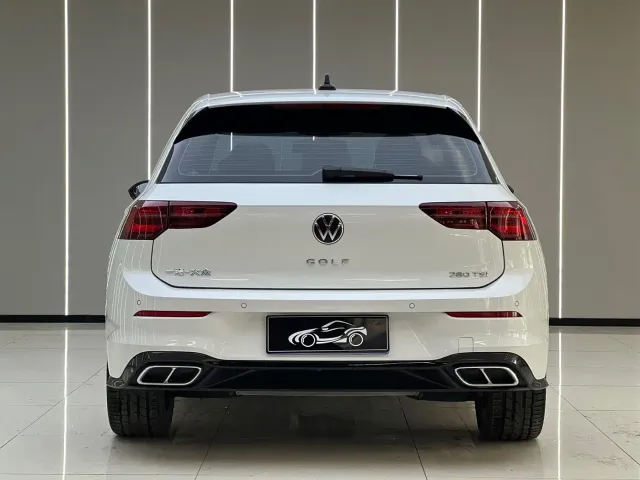 Volkswagen Golf — Фото автомобиля 16