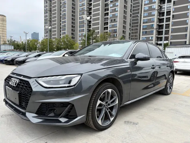 Фотография автомобиля — Audi A4L