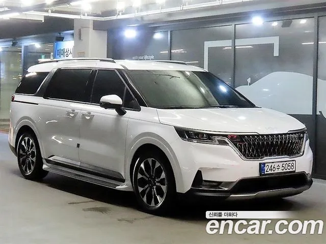 Фотография автомобиля — Kia Carnival 4th Gen