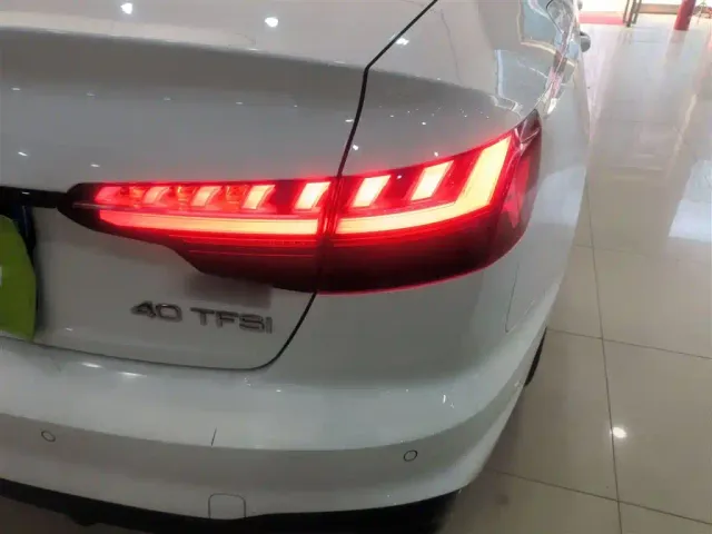 Audi A4L — Фото автомобиля 23