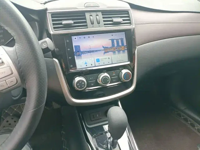 Nissan Tiida — Фото автомобиля 12