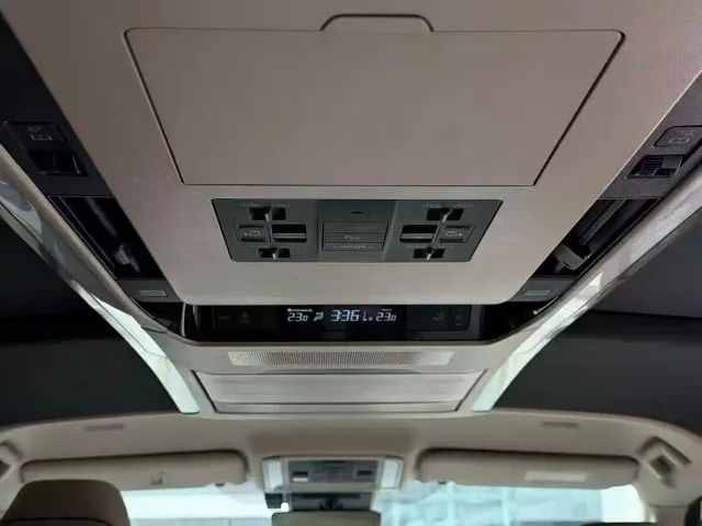 Toyota Alphard — Фото автомобиля 4
