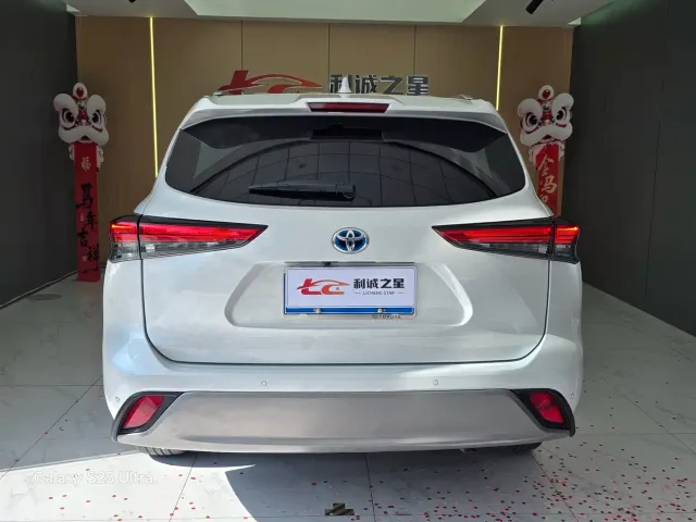 Toyota Highlander — Фото автомобиля 8