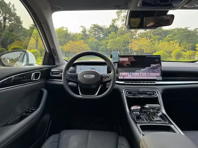 Geely Emgrand — Фото автомобиля 17