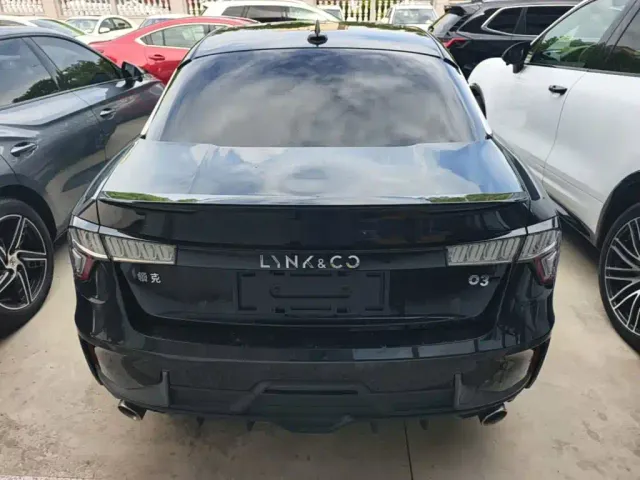 Lynk & Co 03 — Фото автомобиля 5