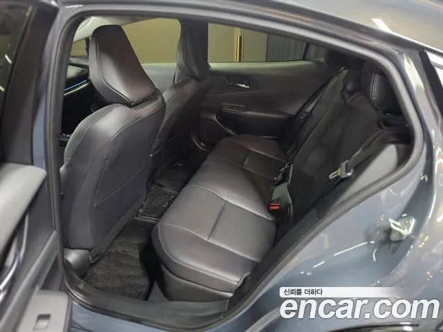 Toyota Prius Generation 5 — Фото автомобиля 8