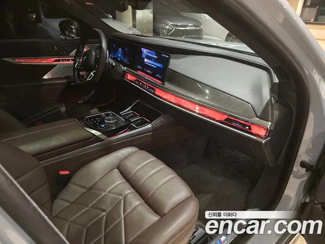 BMW 7 Series G70 — Фото автомобиля 12