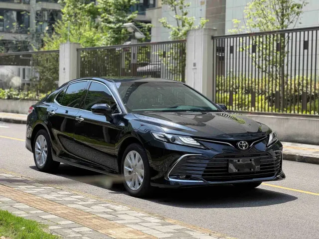 Toyota Camry — Фото автомобиля 2