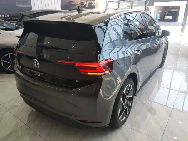 Volkswagen ID.3 — Фото автомобиля 6