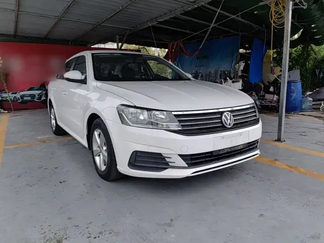 Volkswagen Lavida — Фото автомобиля 3