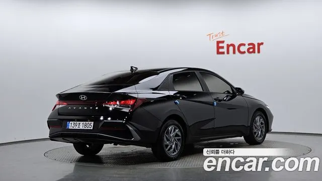 Hyundai Avante CN7 — Фото автомобиля 2