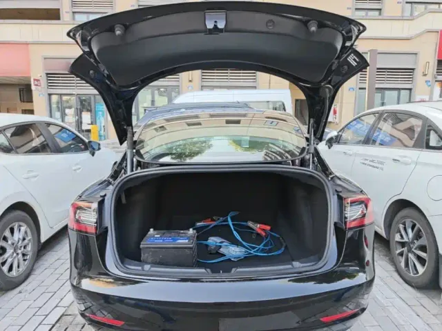 Tesla Model 3 — Фото автомобиля 18