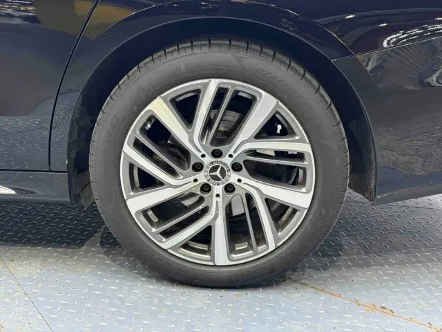 Mercedes-Benz E-Class — Фото автомобиля 10