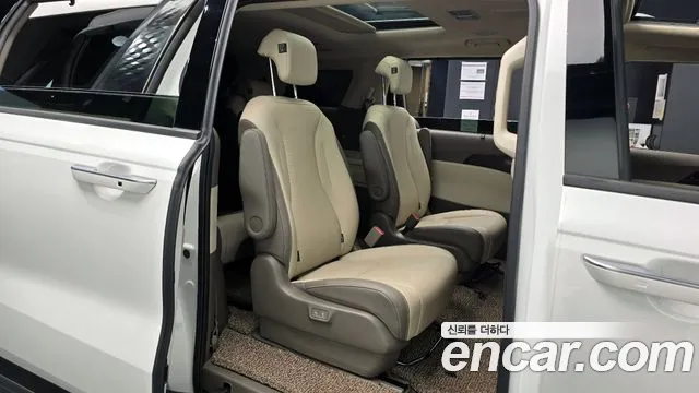 Kia Canival Carnival 4 поколение Дизель 9 мест Signature — Фото автомобиля 2