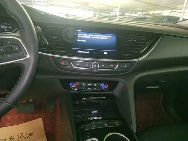 Buick Regal — Фото автомобиля 12