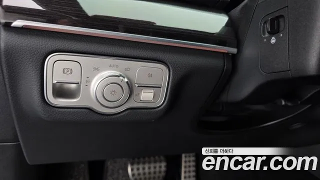 Mercedes-Benz GLE-Class — Фото автомобиля 27