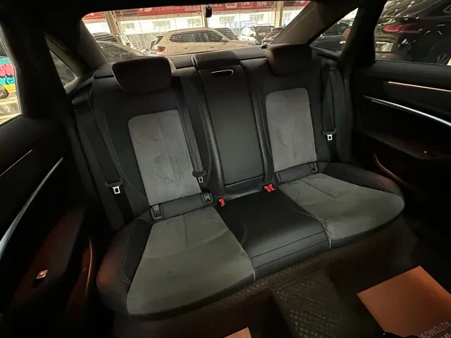 Audi A6L — Фото автомобиля 16