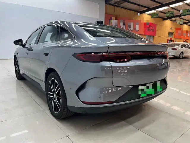 BYD Qin L — Фото автомобиля 9