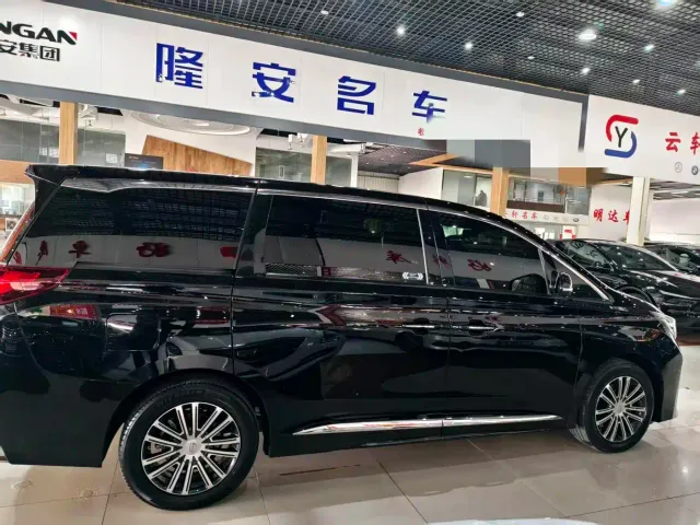 GAC Trumpchi M8 — Фото автомобиля 7