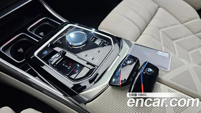 BMW i7 — Фото автомобиля 8