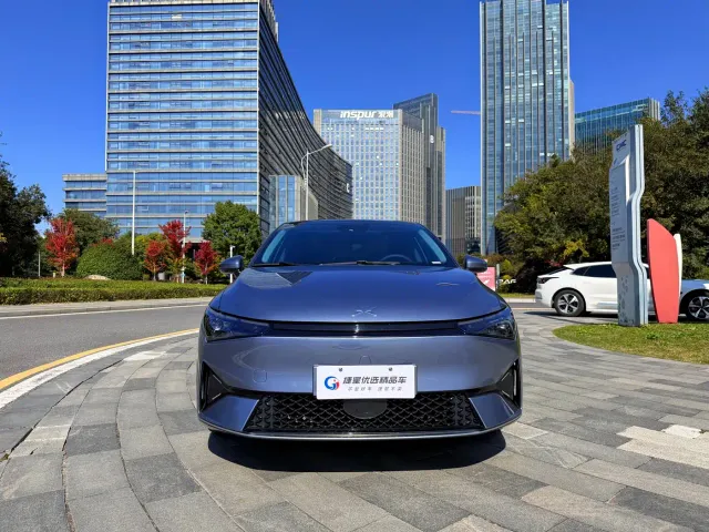 Xpeng P5 — Фото автомобиля 2