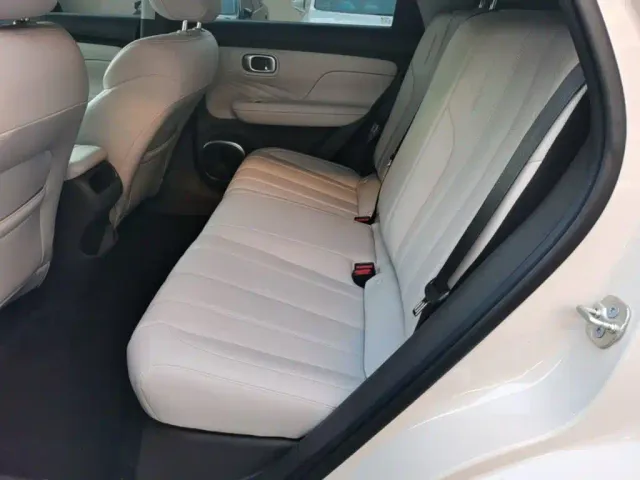 GAC Aion UT — Фото автомобиля 16