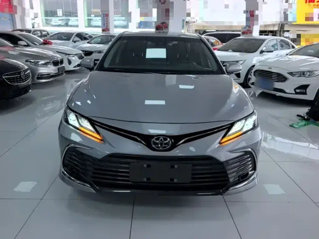 Toyota Camry — Фото автомобиля 2
