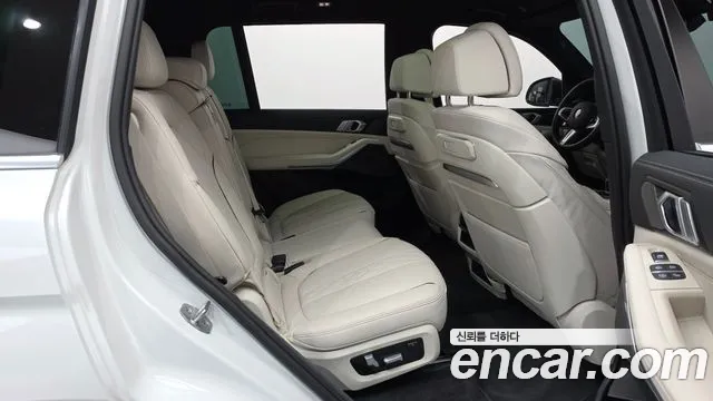 BMW X7 — Фото автомобиля 10