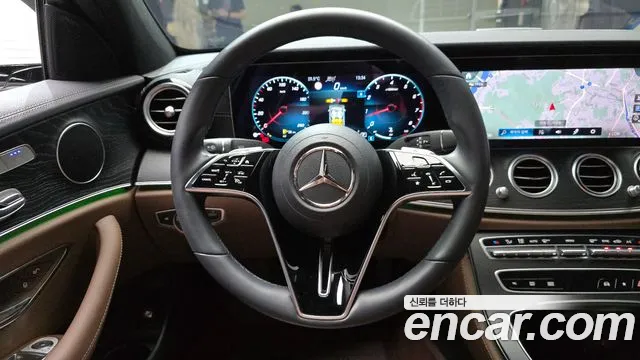 Mercedes-Benz E-Class — Фото автомобиля 13