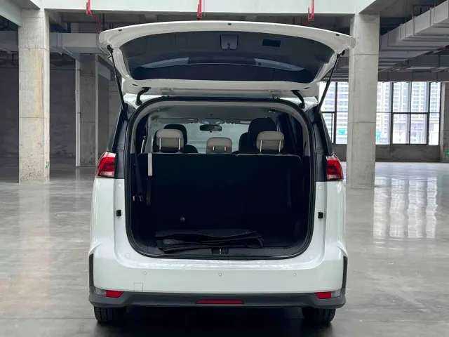 Maxus Dajia 5 — Фото автомобиля 7